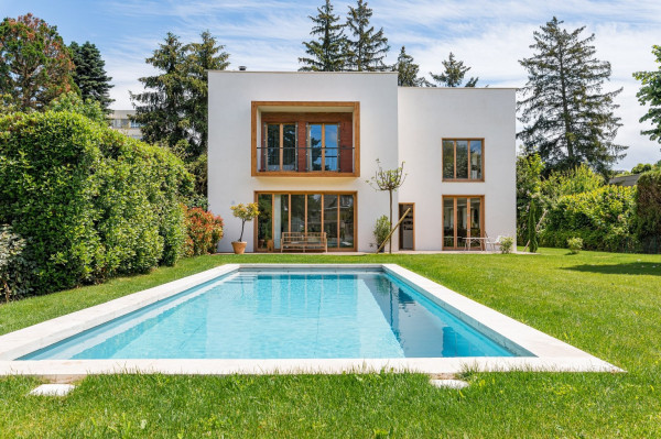 <?php/* echo $image['alt'] ; */?>