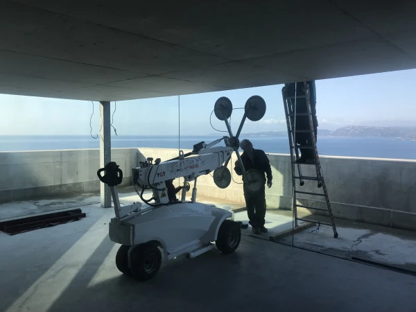 Manutention robotisée de vitrage à Messimy